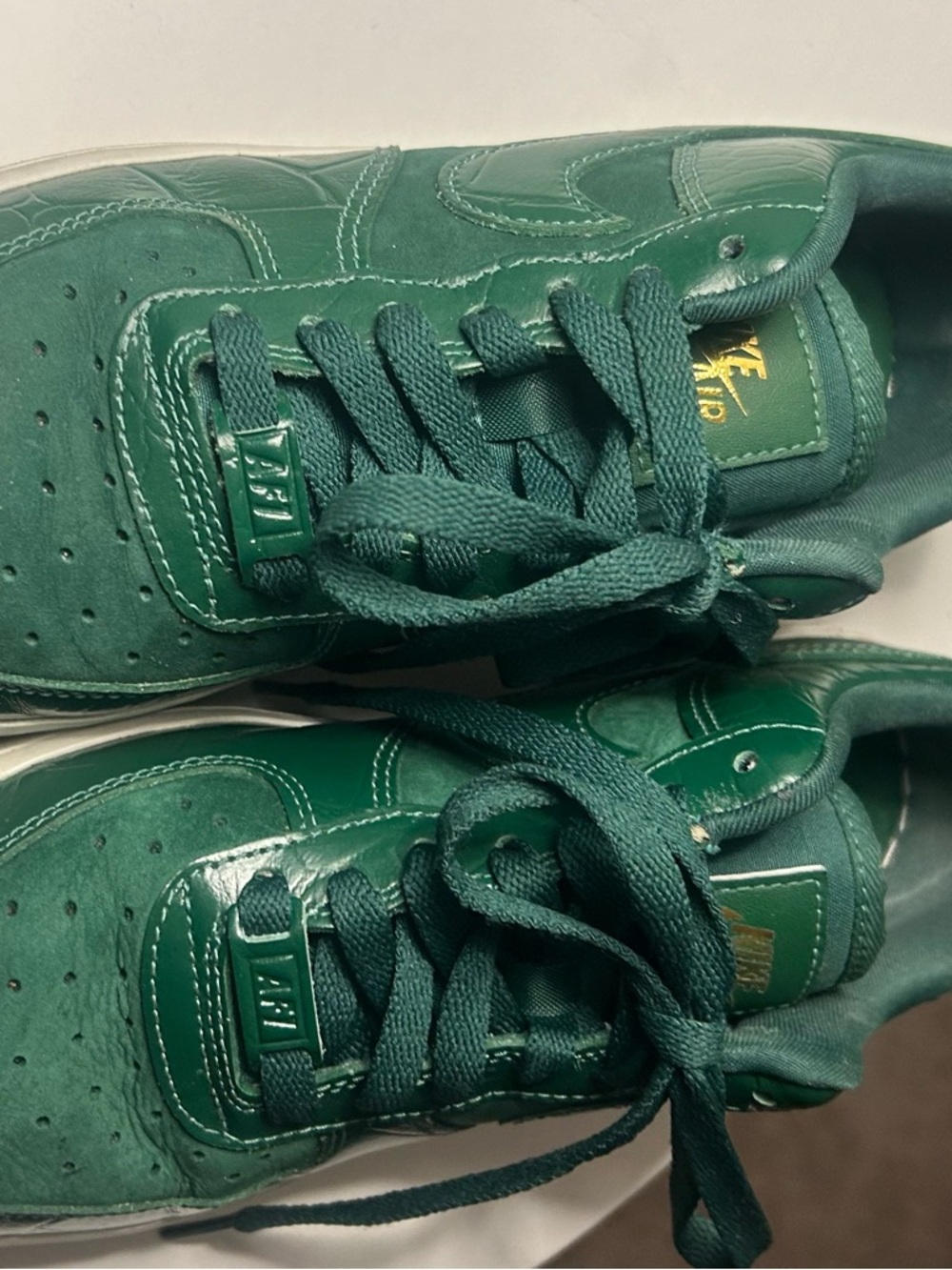 Nike Men's Green Athletic Shoes